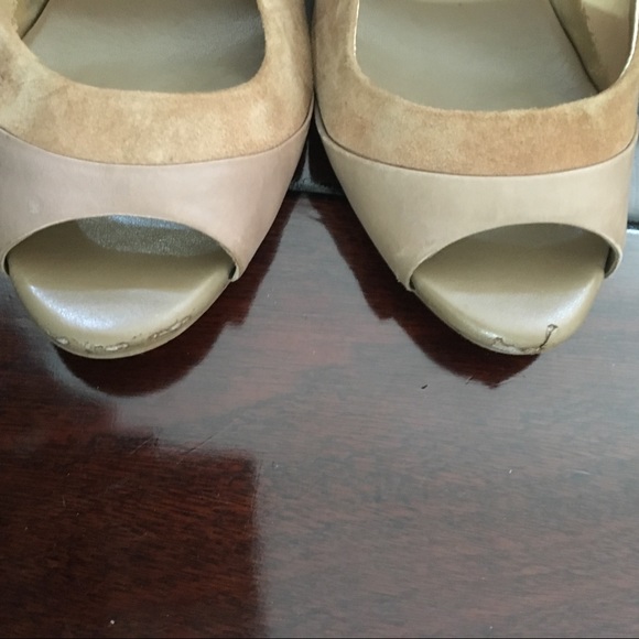 Banana Republic Sz 7 Peep Toe Wedges - Picture 7 of 8